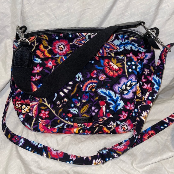 Vera Bradley large Carson Crossbody in Foxwood - Picture 1 of 6